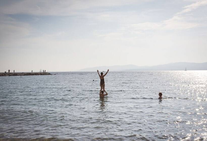 호텔 Résidence Les Lionceaux By Popinns