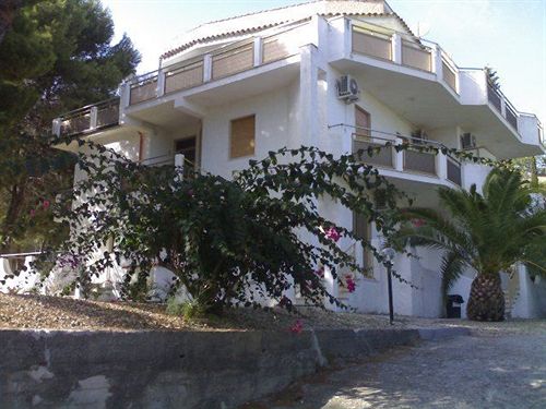 ホテル Terralcantara Villa Del Mare