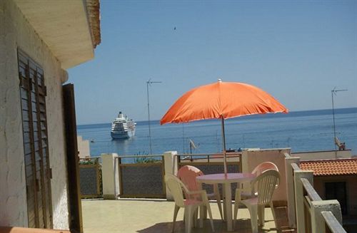 ホテル Terralcantara Villa Del Mare