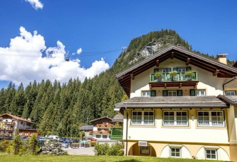 Отель Villa Rosella Park & Wellness