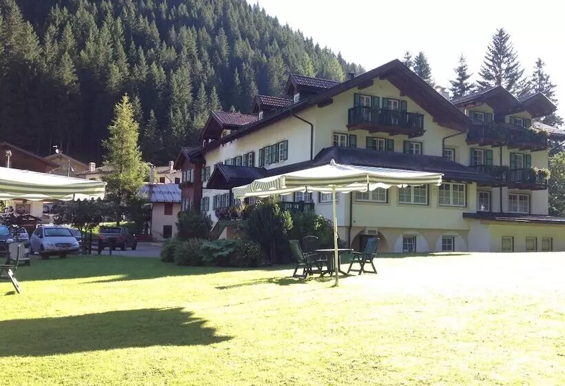 Отель Villa Rosella Park & Wellness