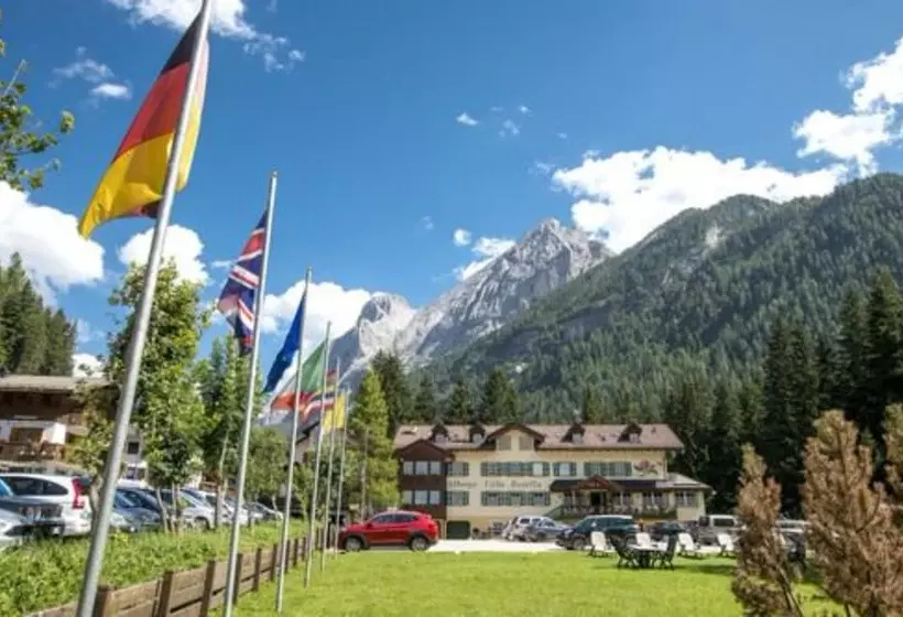 Отель Villa Rosella Park & Wellness