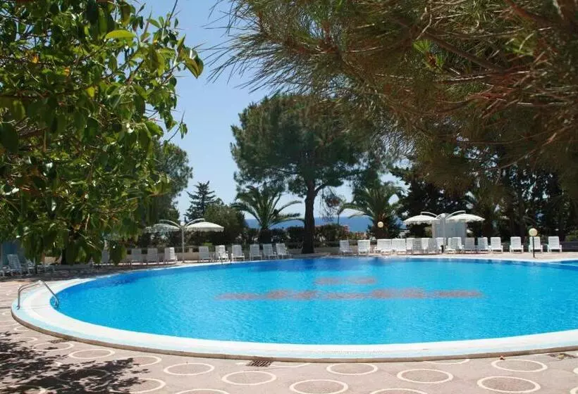 בית מלון כפרי Villaggio Club Altalia