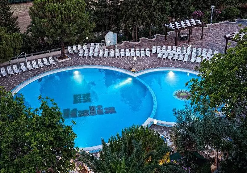 בית מלון כפרי Villaggio Club Altalia