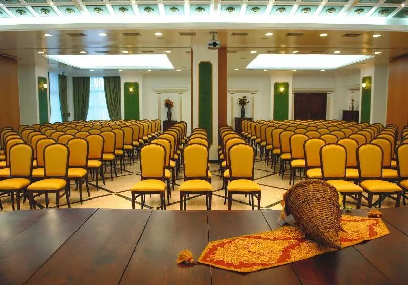 בית מלון כפרי Villaggio Club Altalia