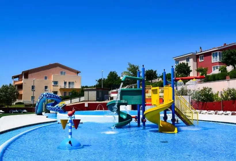 Отель Grand Novi Vinodolski Resort