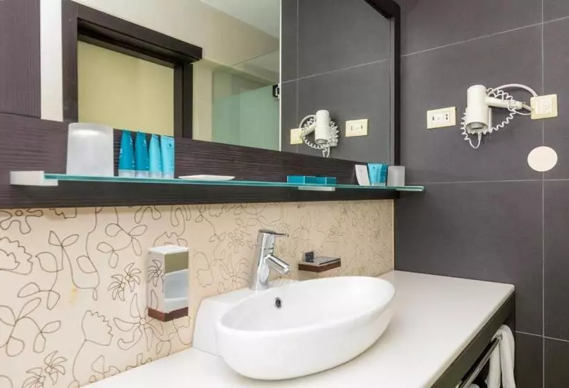 Отель Grand Novi Vinodolski Resort