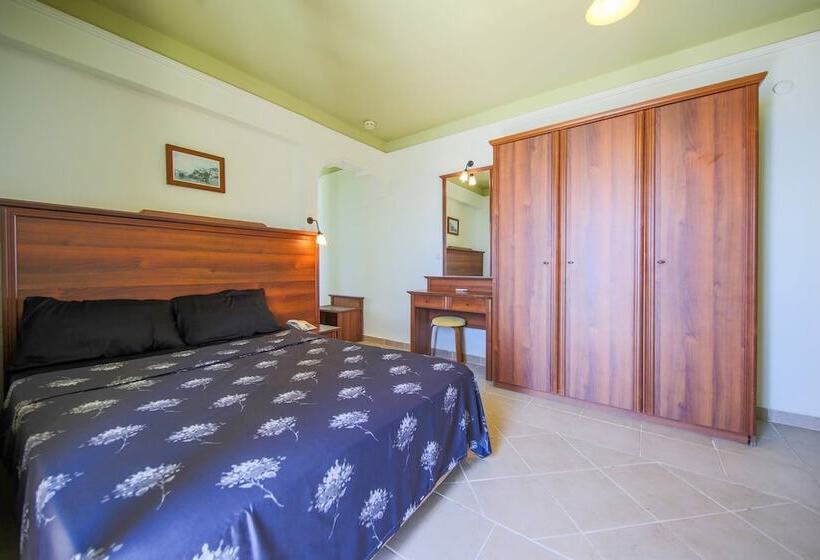 May Garden Club Hotel