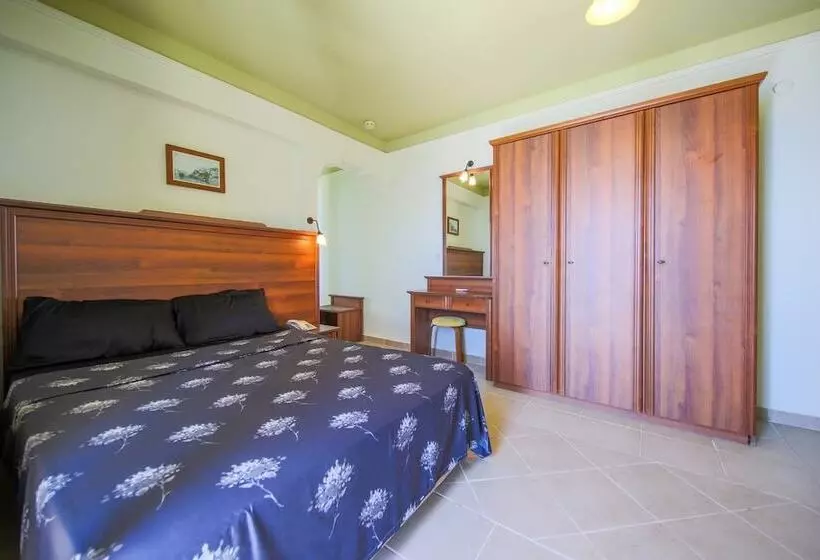 May Garden Club Hotel