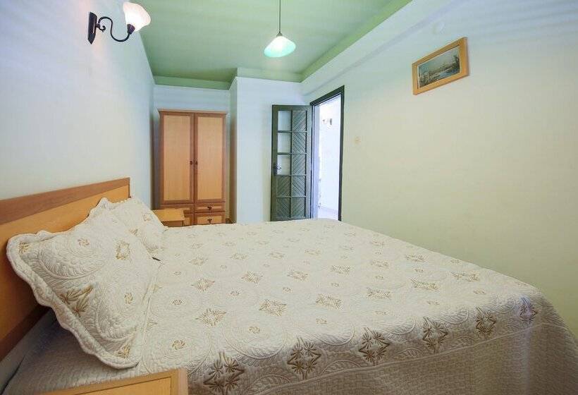 May Garden Club Hotel