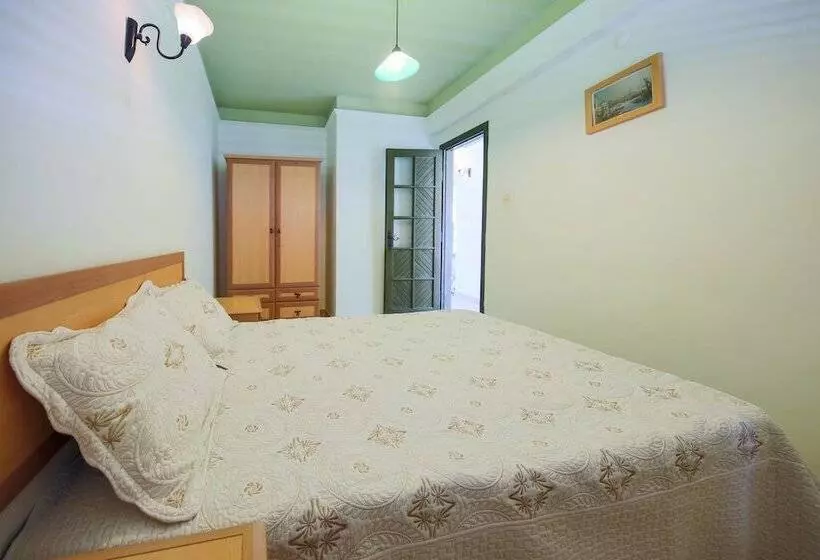 May Garden Club Hotel