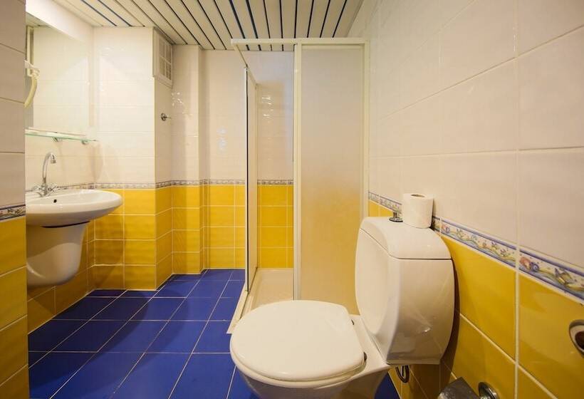 May Garden Club Hotel