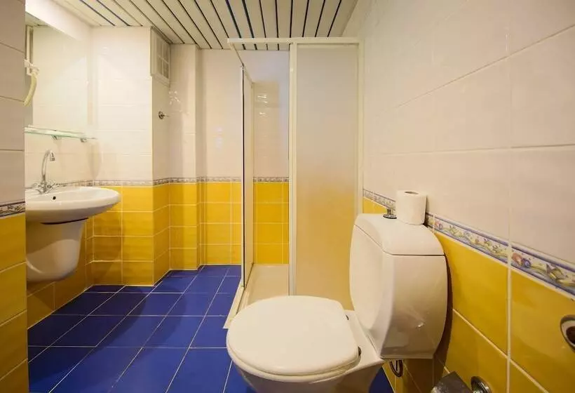 May Garden Club Hotel