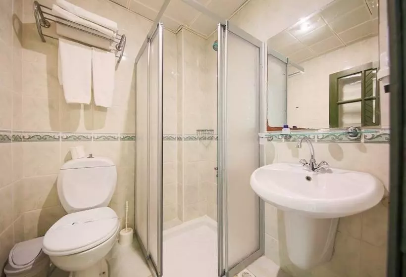 May Garden Club Hotel