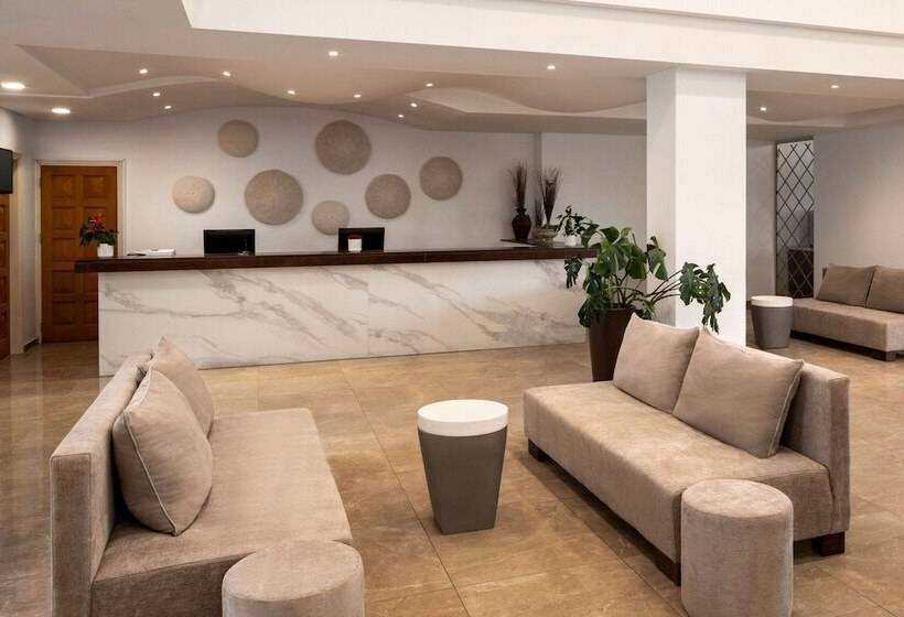 منتجع Ramada Hotel & Suites By Wyndham Ayia Napa