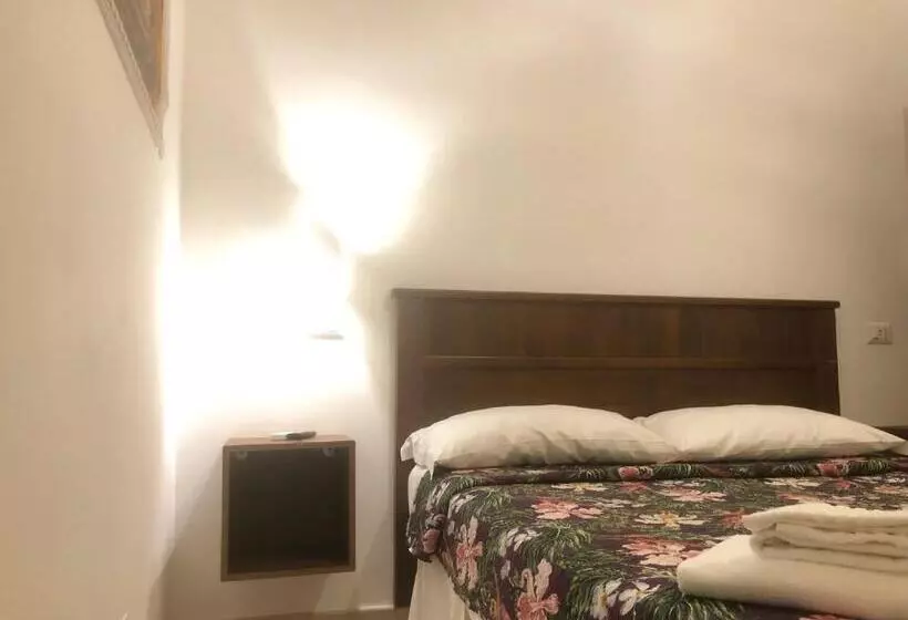 تختخواب و صبحانه Hostel Cosmos