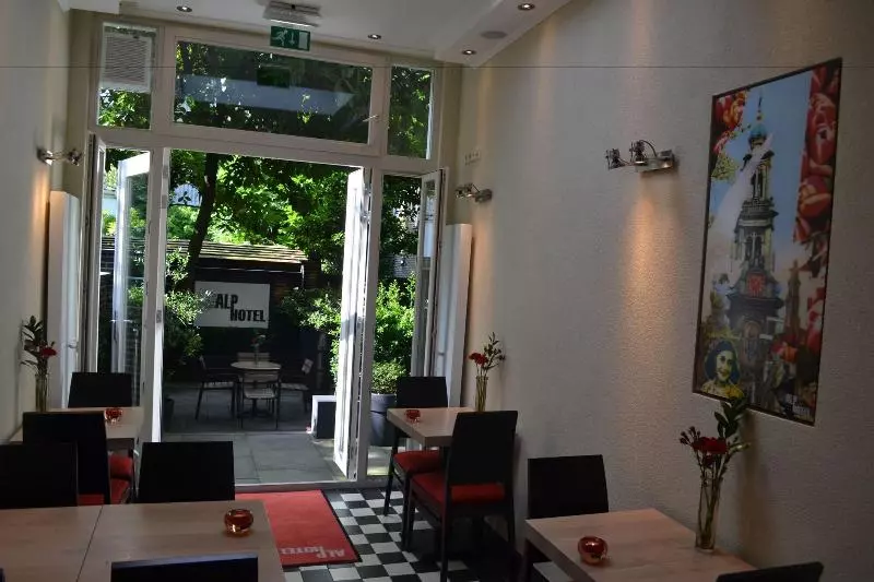 Отель Alp