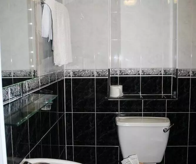 בית מלון כפרי Avon