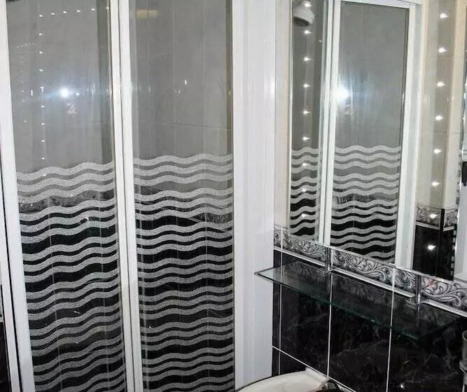 בית מלון כפרי Avon