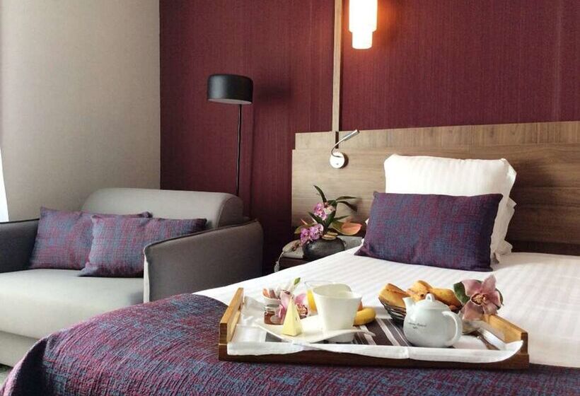 ホテル Best Western Le Duguesclin Hôtel Restaurant