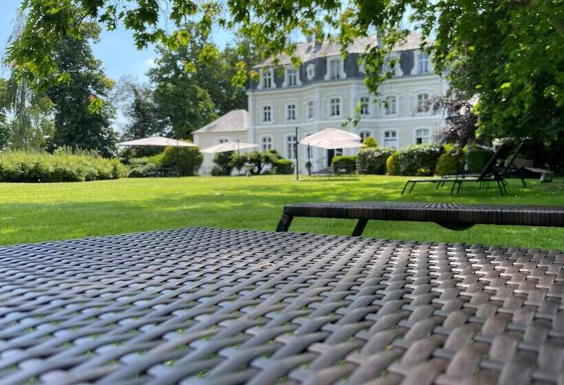 בית מלון כפרי Chateau Clery