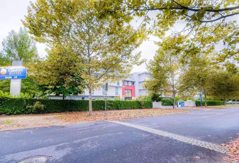 هتل Comfort Suites Pau Idron