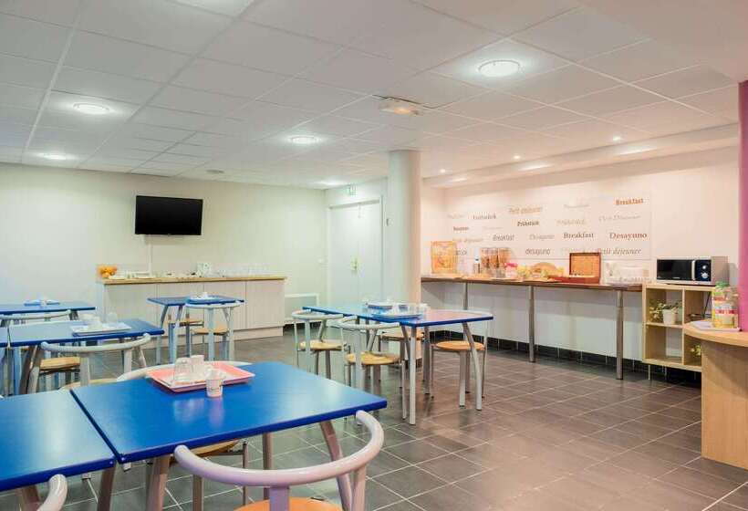 Отель Comfort Suites Pau Idron