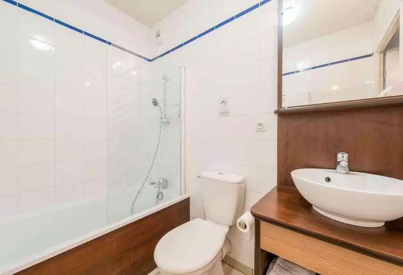 هتل Comfort Suites Pau Idron