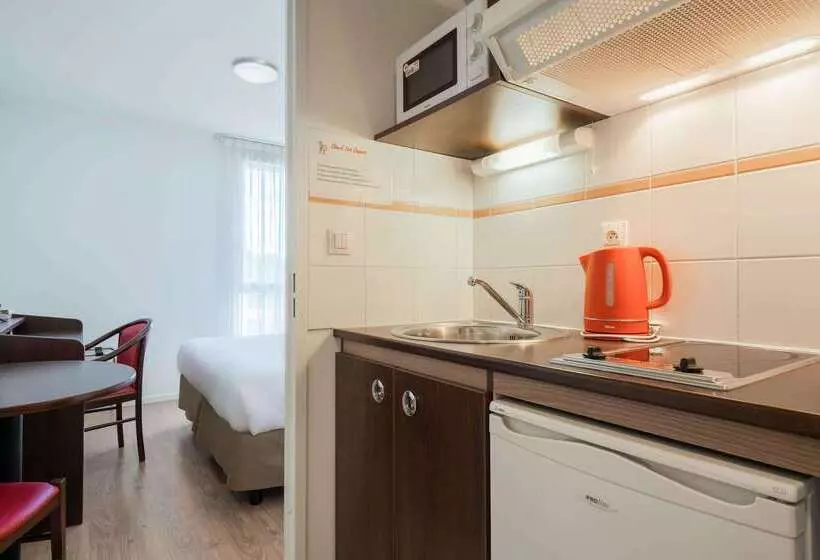 هتل Comfort Suites Pau Idron