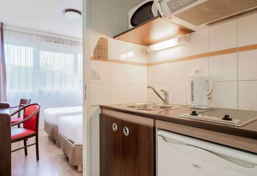 هتل Comfort Suites Pau Idron