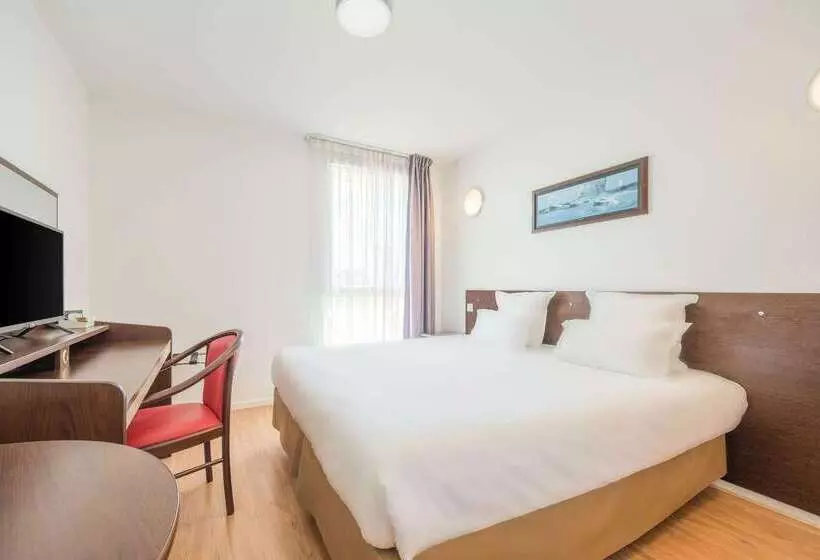 هتل Comfort Suites Pau Idron