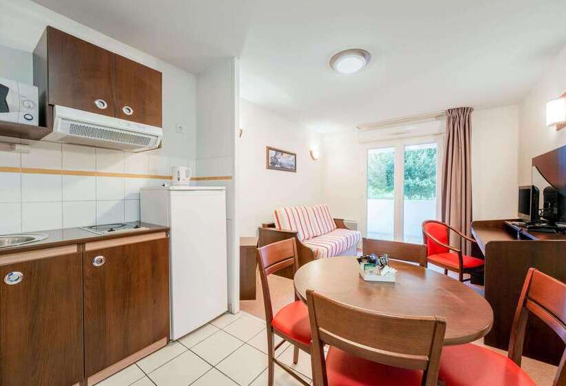 Отель Comfort Suites Pau Idron