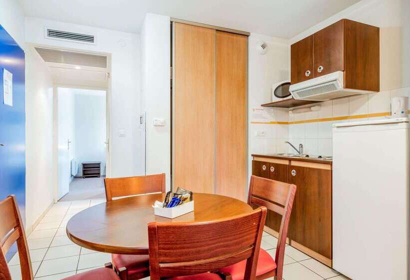 Отель Comfort Suites Pau Idron