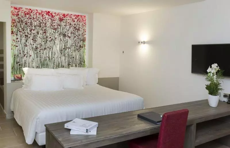 Отель Coquillade Provence