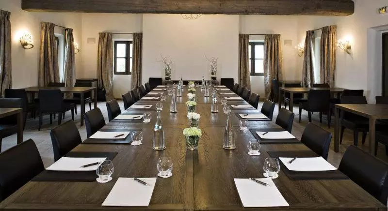 Отель Coquillade Provence