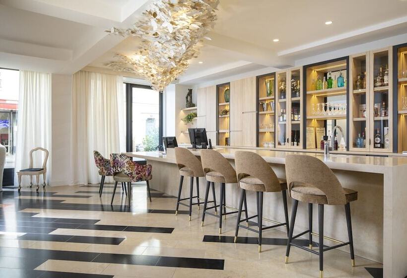 هتل Des Champs Elysees