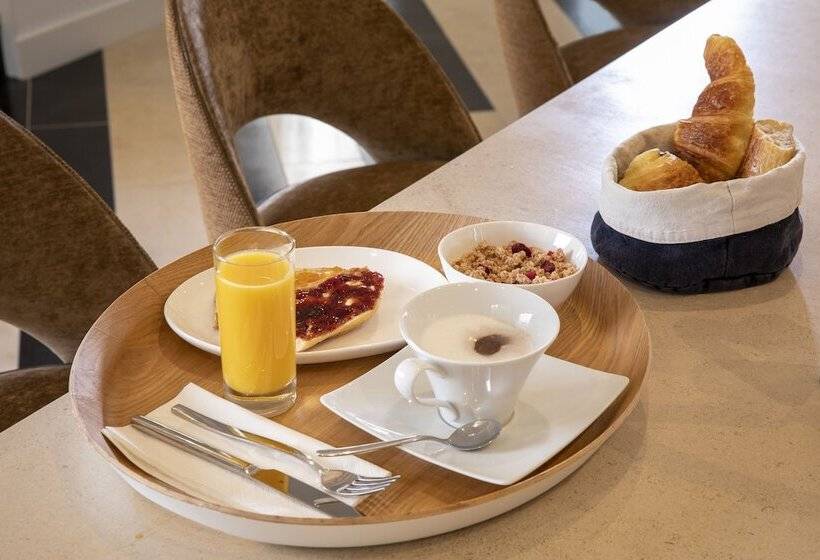 هتل Des Champs Elysees