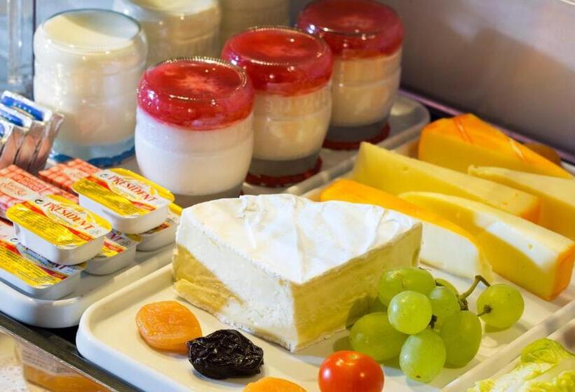 هتل Du Lion D Or Louvre