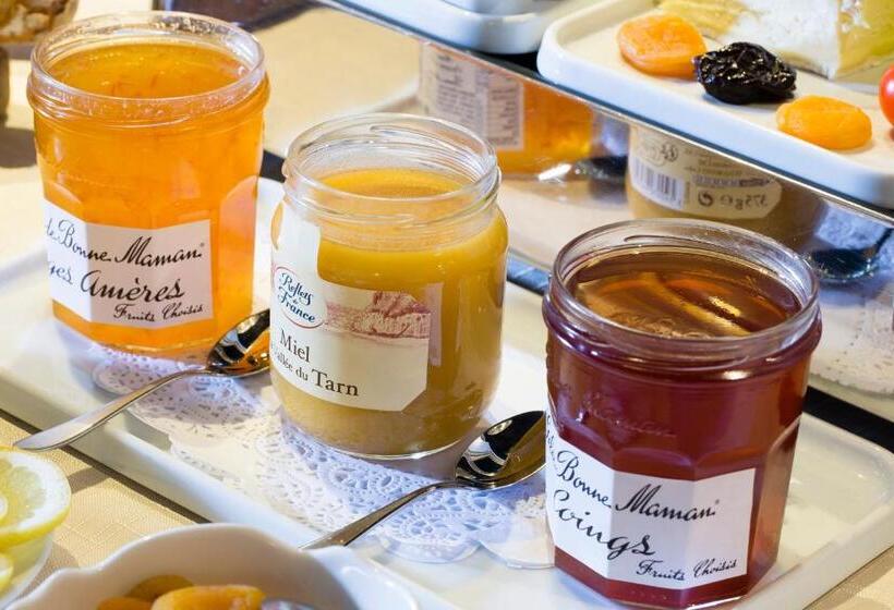 هتل Du Lion D Or Louvre