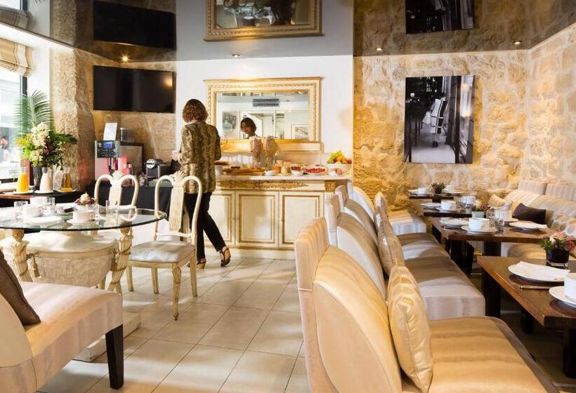 هتل Du Lion D Or Louvre