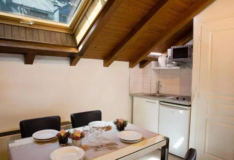 ホテル Du Lion D Or Louvre