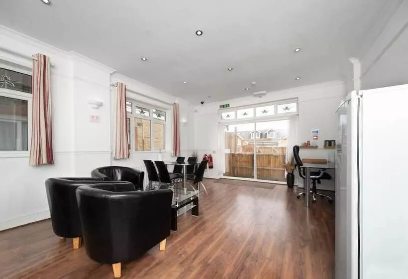 هتل Flexistay Norbury Apart