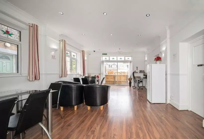 هتل Flexistay Norbury Apart