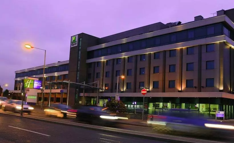 酒店 Holiday Inn Express London Heathrow T5, An Ihg