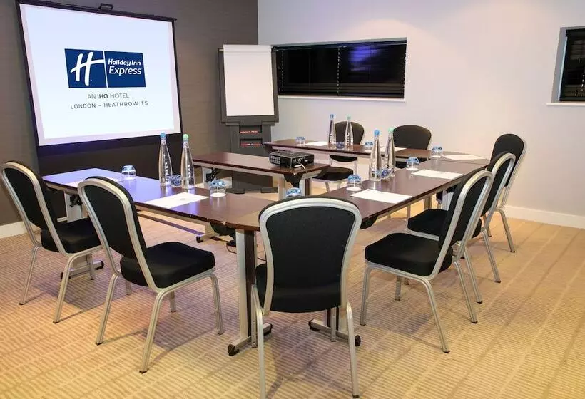 酒店 Holiday Inn Express London Heathrow T5, An Ihg