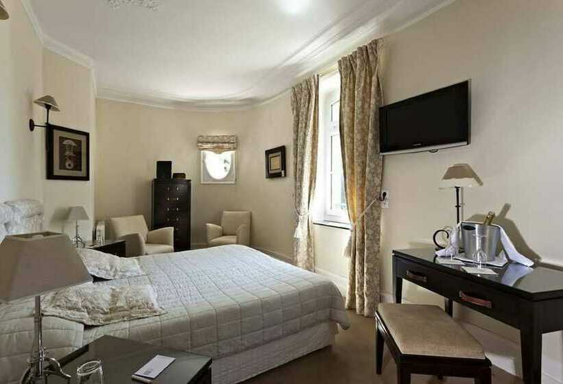 בית מלון כפרי Chateau Clery