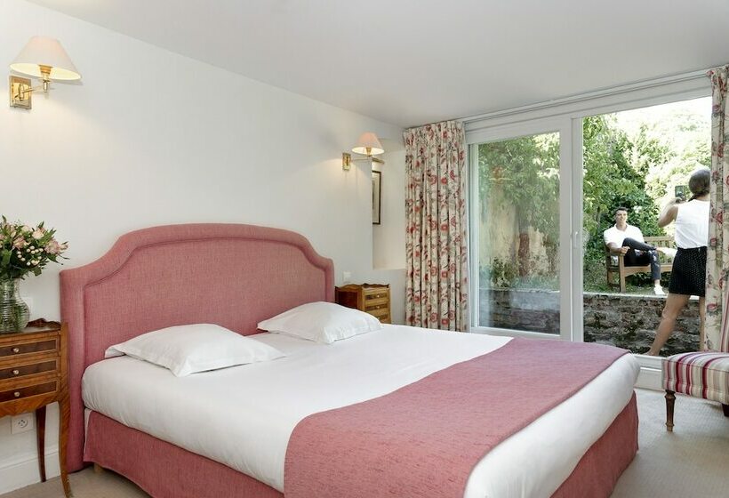 בית מלון כפרי Chateau Clery