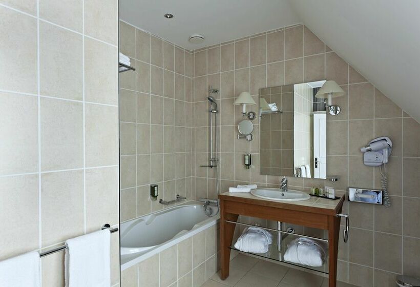 בית מלון כפרי Chateau Clery