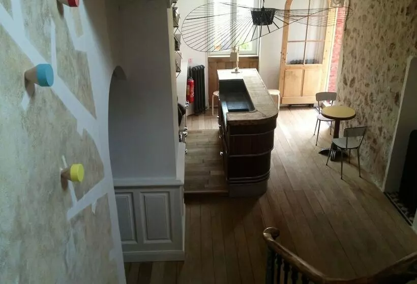 Отель De La Pinède