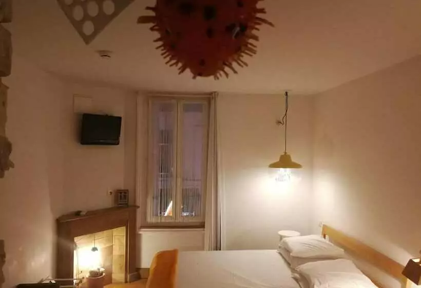 Отель De La Pinède